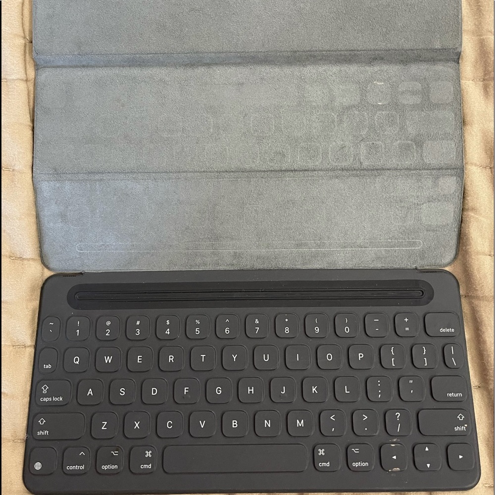 Authentic Apple Smart Keyboard for iPad Pro 9.7in